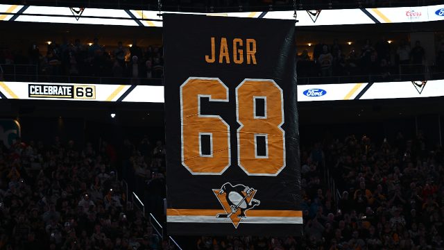 jaromir jagr makes history by skating in game with czech club kladno