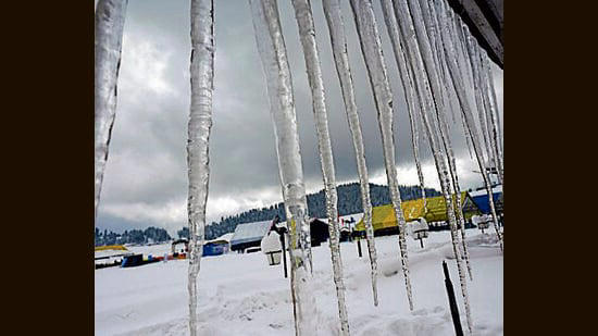 Avalanche alert issued in 8 J&K districts