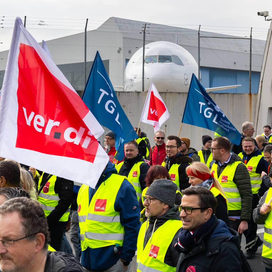 Arbeitgeber Warnen Vor Vertrauensverlust In Deutsche Wirtschaft Durch ...