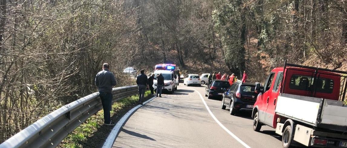 Schianto Tra Auto E Moto Sulla Ss63. Un Diciassettenne Grave A Parma