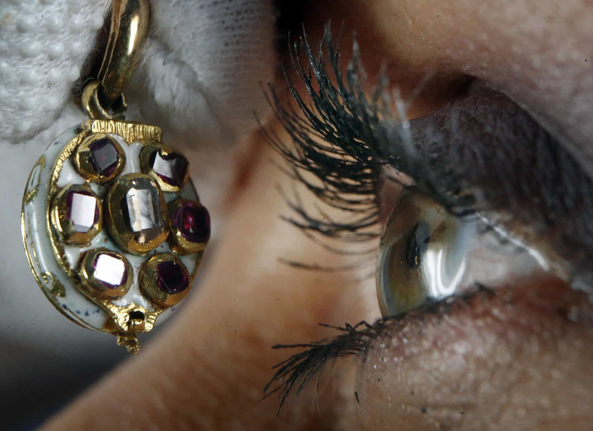 Royal treasures Discover the largest private art collection in the world