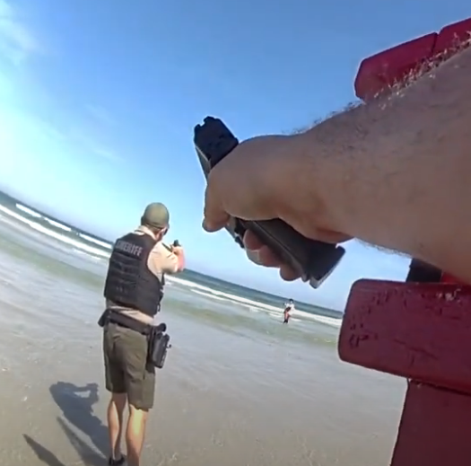 'He has a gun!' Video shows teen pulling gun on group at Florida beach ...