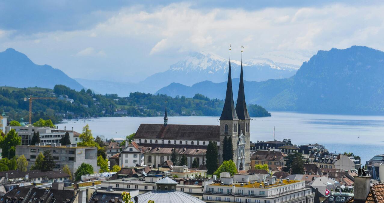 santé, retraite: comment bien s’assurer lorsque l’on travaille en suisse?