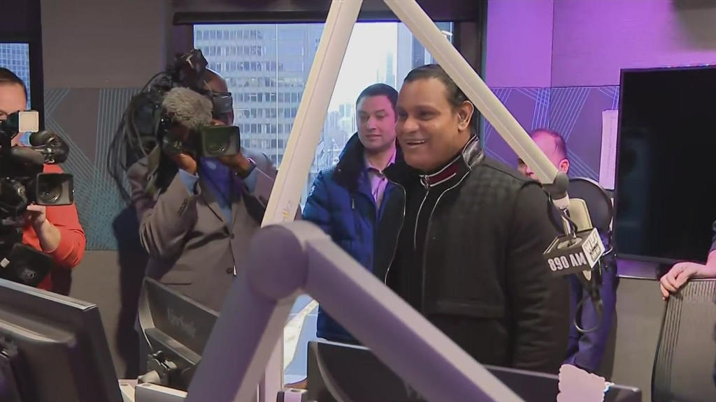 Former Cubs Right Fielder Sammy Sosa Returns To Chicago For First Time ...