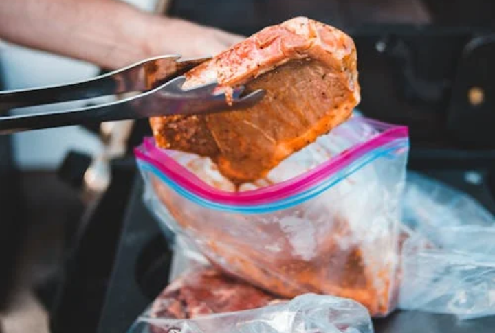 <p>Speed up marination by tossing meat and marinade into a Ziploc bag. It's an excellent option for those who plan to go on a BBQ picnic outdoors. The airtight seal ensures every inch gets coated evenly, resulting in perfectly seasoned dishes that are ready to grill in no time!</p>