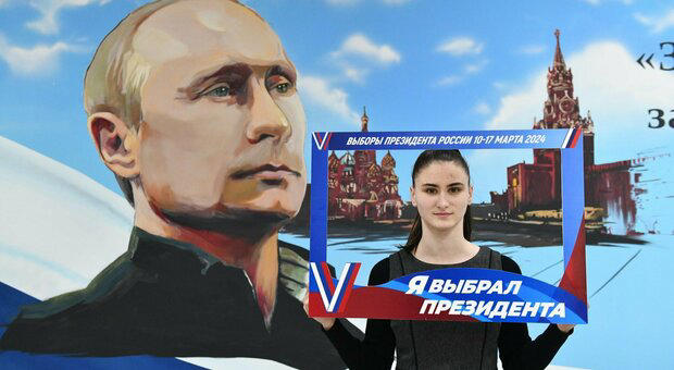 Elezioni Russia, inchiostro alle urne per protesta. ​Primi fermi, bombe ai seggi nelle zone occupate