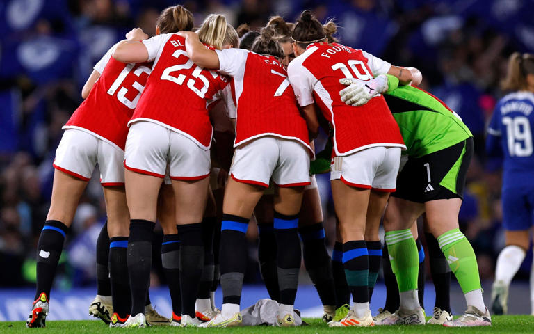 Chelsea and Arsenal’s WSL match delayed due to ‘embarrassing’ kit clash