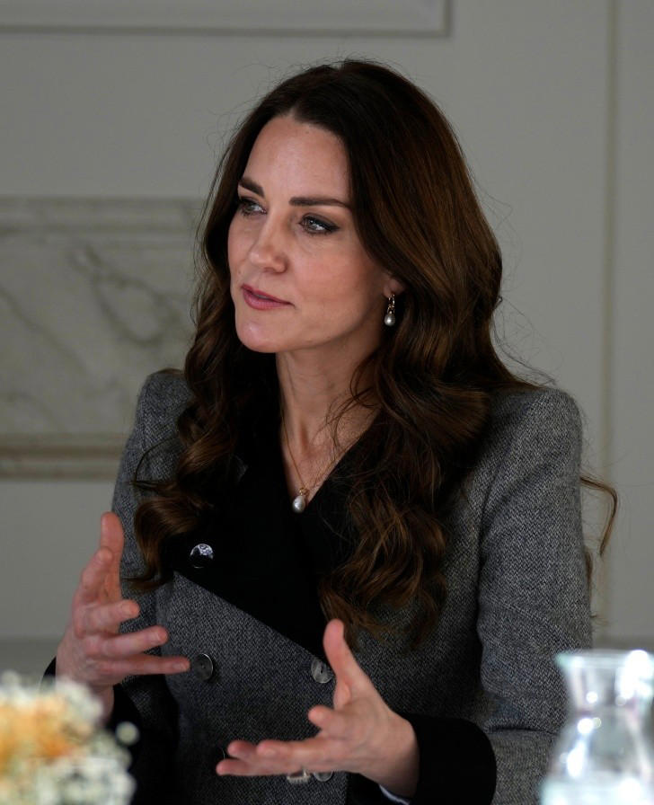Desaparición de Kate Middleton fue por infidelidad de William; se repite la historia de Camilla y Carlos