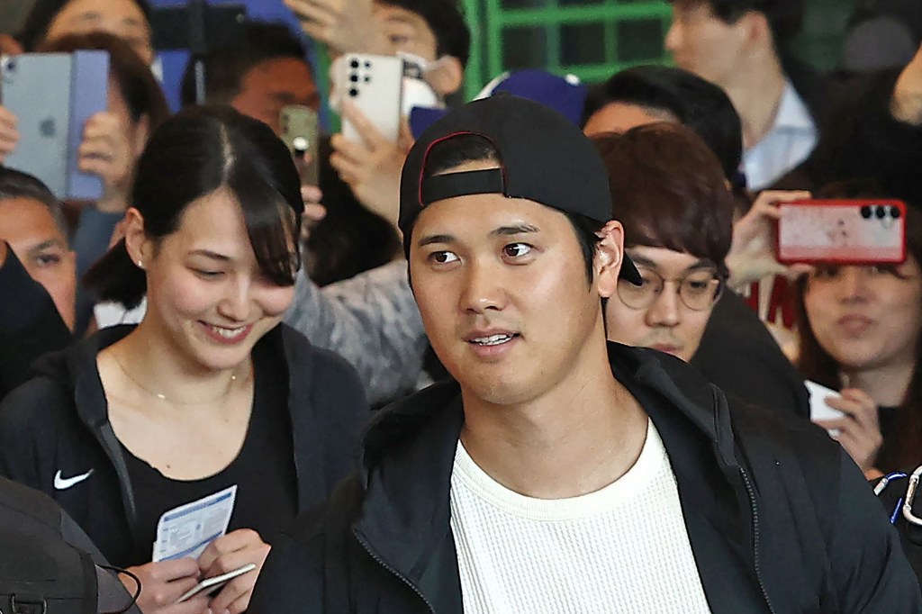 Shohei Ohtani, Basketball Star Wife Mamiko Tanaka Arrive In South Korea ...