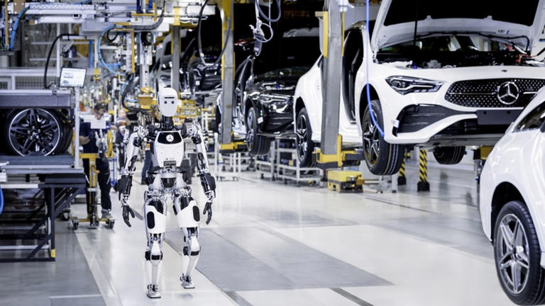 Apollo humanoid robots join the Mercedes-Benz assembly line