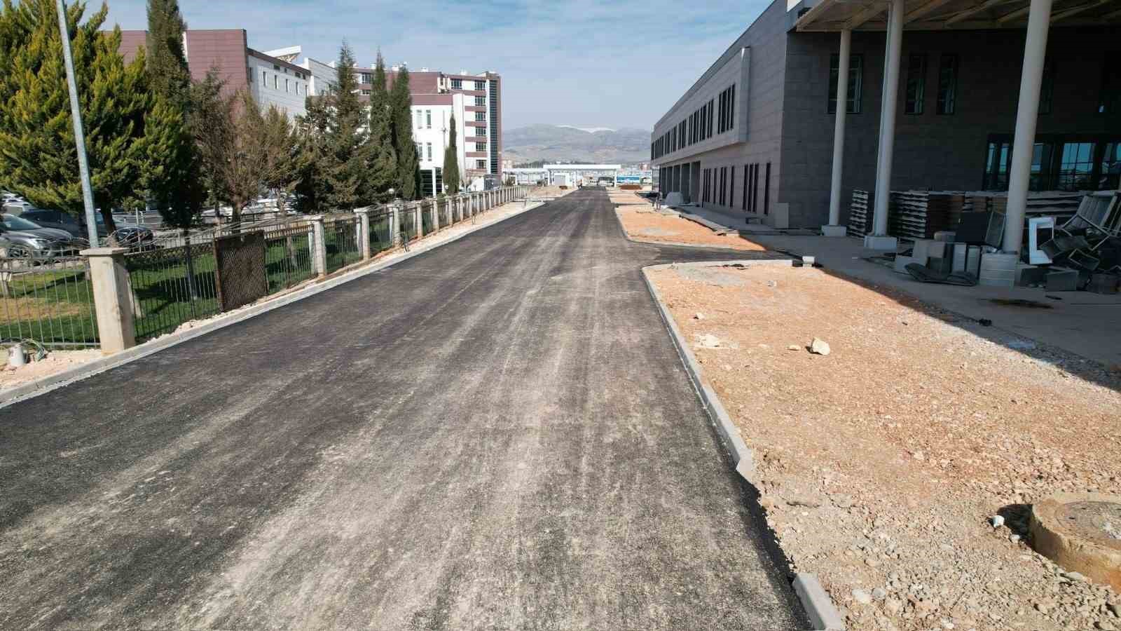 yeni hastane güzergahında asfalt çalışmaları sürüyor