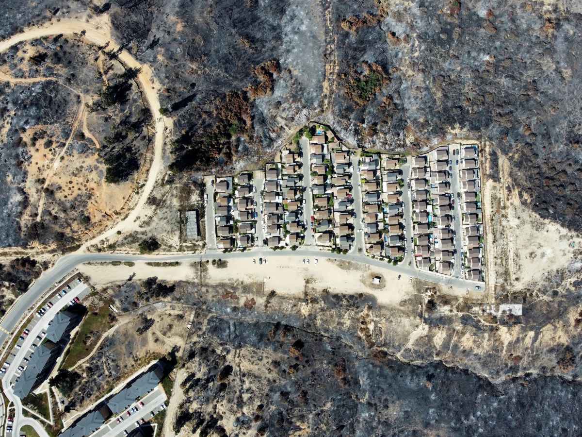 éste fue el barrio que se salvó de los incendios forestales en chile; planean replicar su modelo
