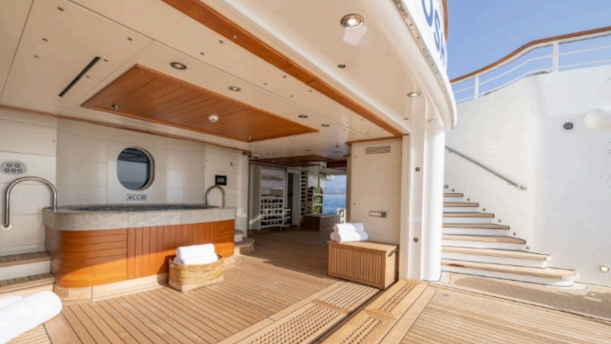 <p><em>Tatoosh</em> boasts a whopping 3,229 gross tonnes of internal volume. Exterior designer Disdale pushed the yacht’s dimensions from the 292-foot length that was originally planned to its final 303 feet, mostly to make more room for the on-deck pool and beach club. It proved to be a good idea, paving the way for a dedicated dive lobby, a hot tub, a sauna, and a bar with sea views.</p>