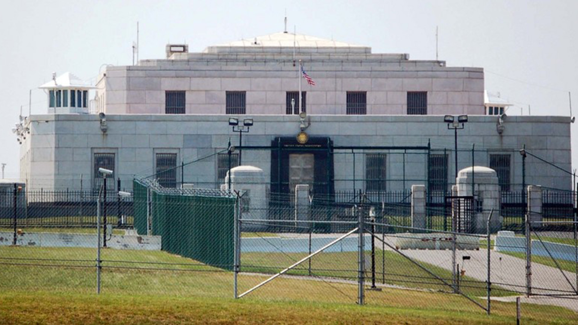 Fort Knox, the military institution in Kentucky where the United States gold reserves are kept, is such a secure facility that the very name has become synonymous with an impenetrable vault. There is much we, the public, don't know about Fort Knox, including how much gold - if any - is stored there.