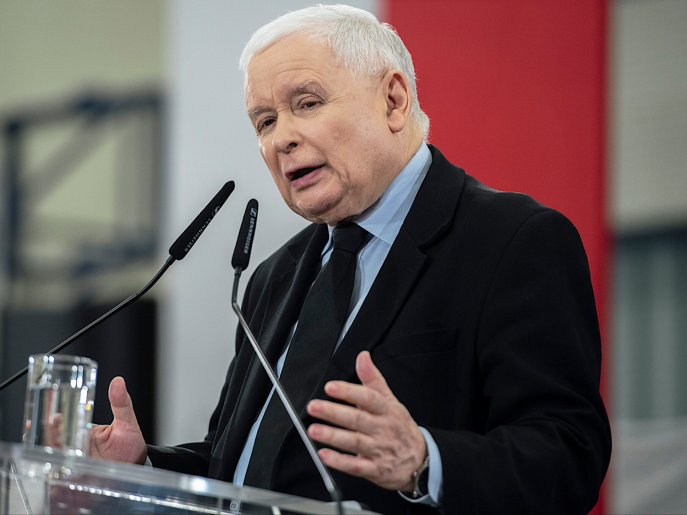 dziennikarz przegrał proces z jarosławem kaczyńskim. poszło o „geja”