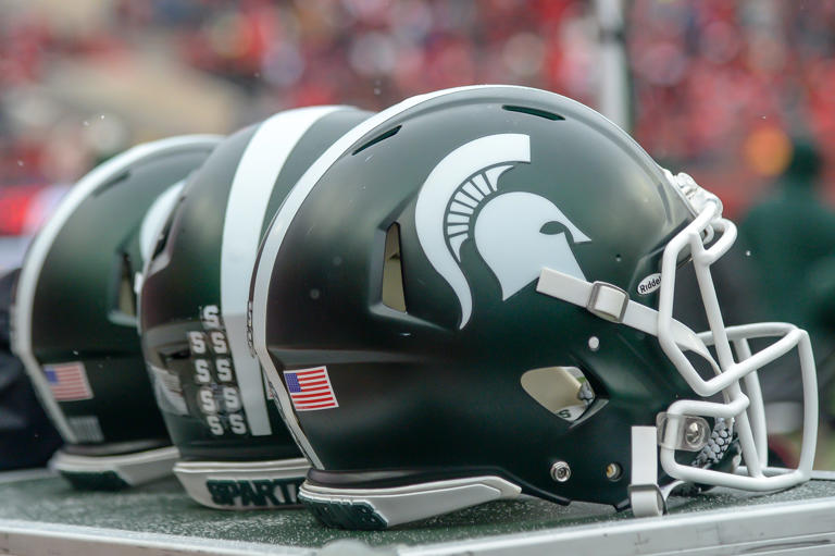 Michigan State football makes top12 for 2025 legacy OL recruit