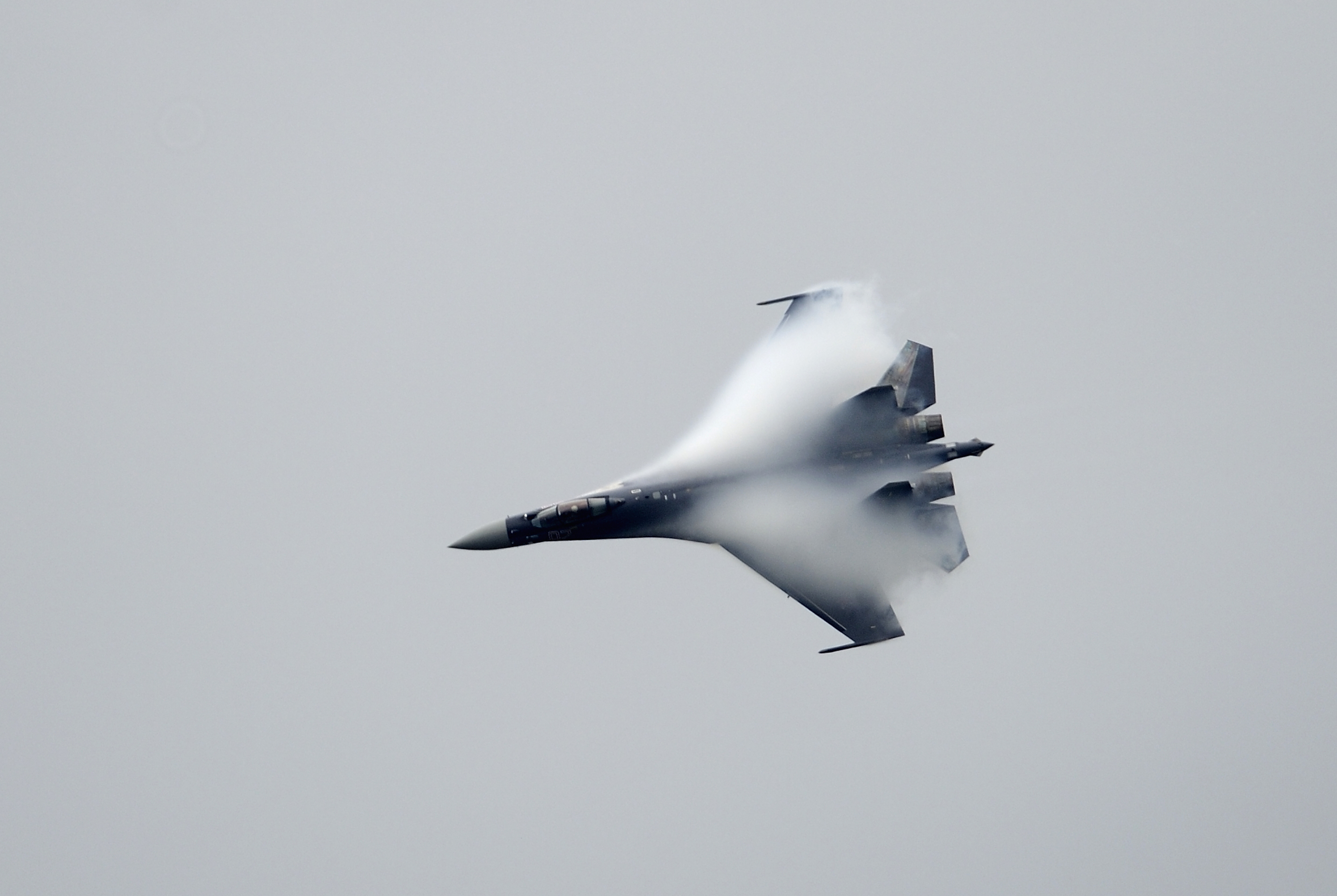 russian su-35 jet 'disappears from radars'