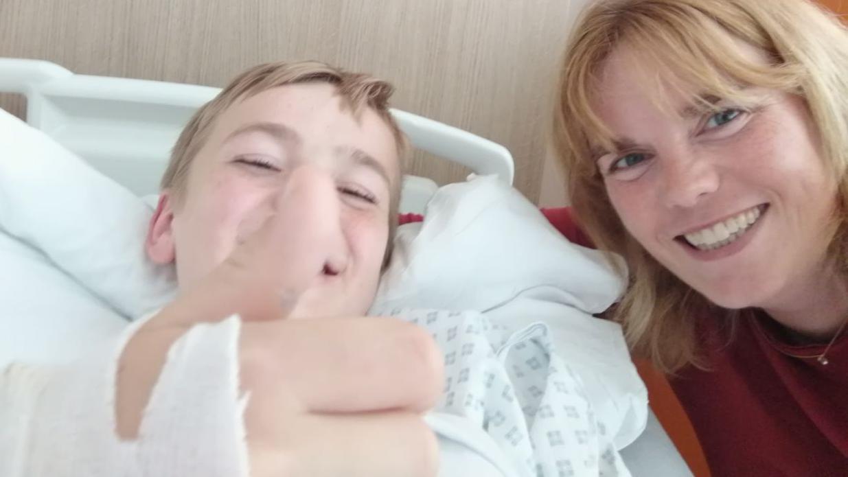 kidney donor mum and son take on world on skis