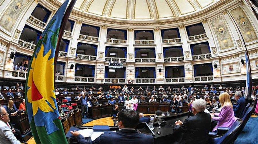 la legislatura bonaerense aprobó un cuarto intermedio para que kicillof abra las sesiones el lunes, después que milei