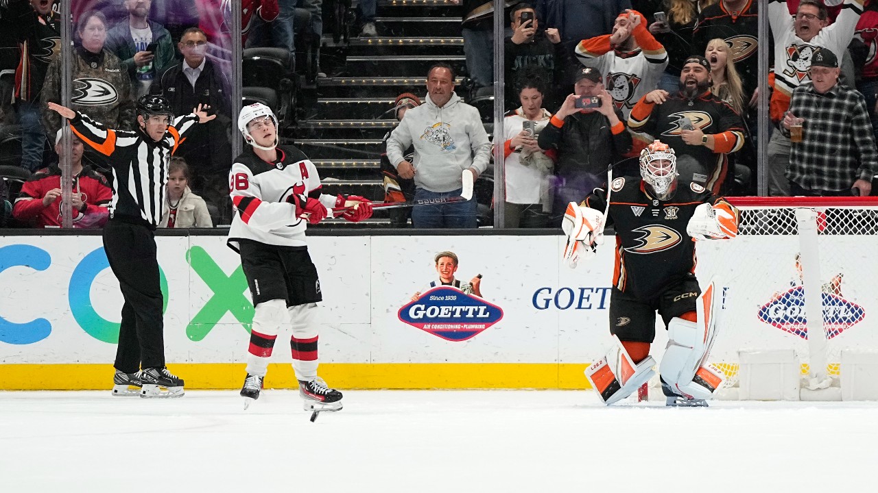 dostal stops hughes’ penalty shot in dying seconds as ducks hang on to beat devils