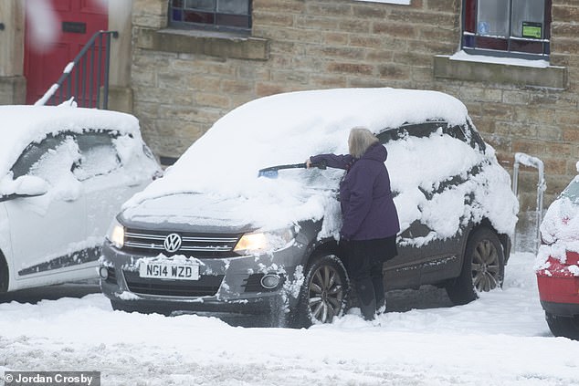 Snowbomb Hits Britain: Arctic Blast Will Brings -7C Deep Freeze As Met ...