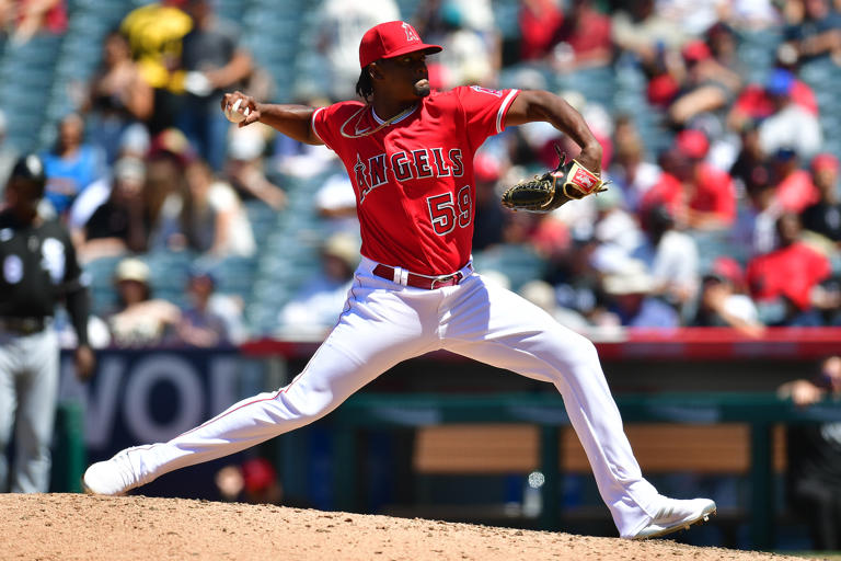 Angels building up standout reliever for starting work