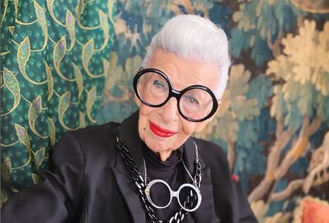 muere a los 102 años, iris apfel, ícono de la moda conocida por su estilo llamativo