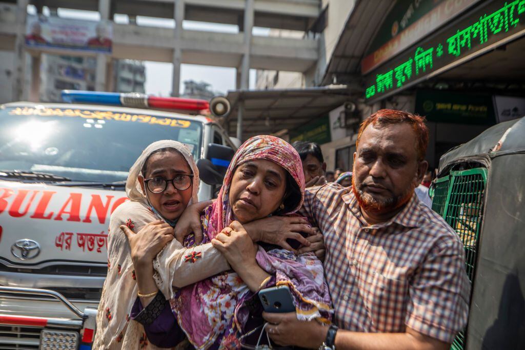 al menos 46 personas fallecieron en el incendio de un edificio en bangladesh