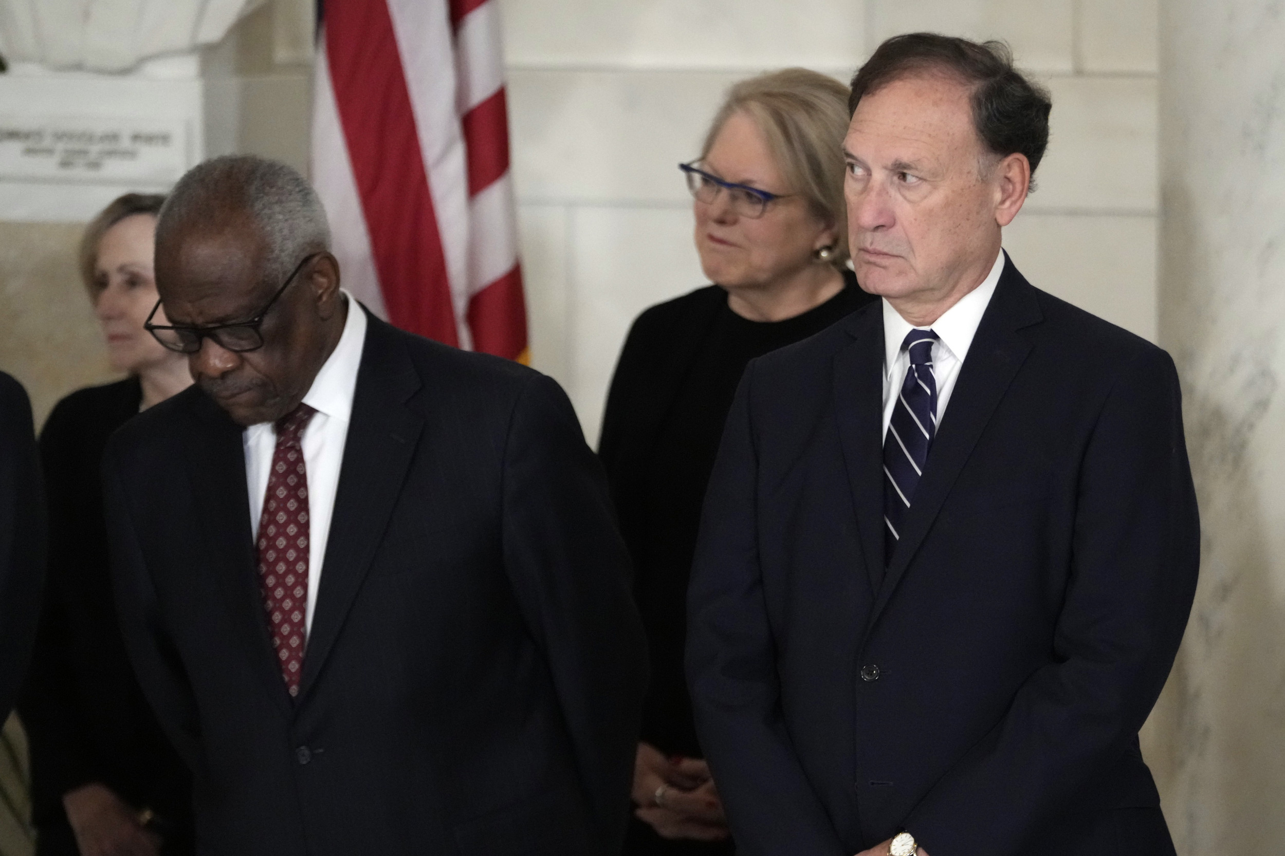 thousands sign christian petition rebuking clarence thomas and samuel alito