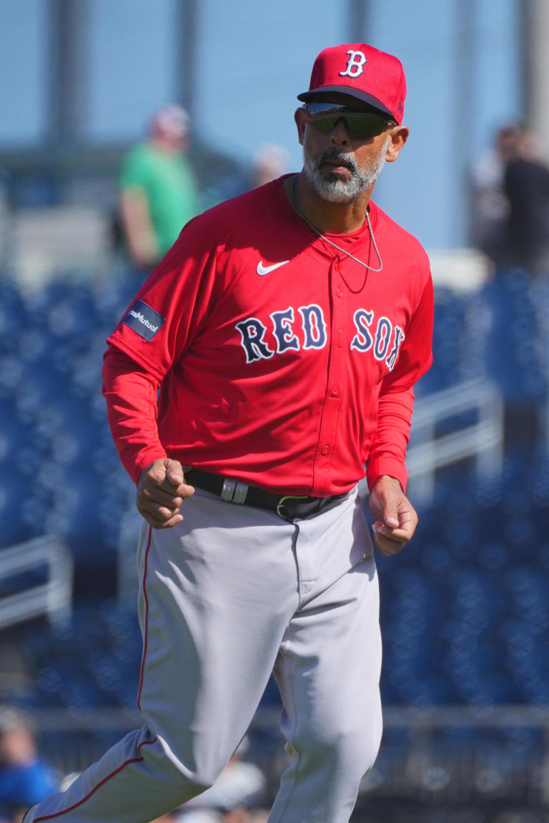 Red Sox players support manager Alex Cora in final contract year; What ...