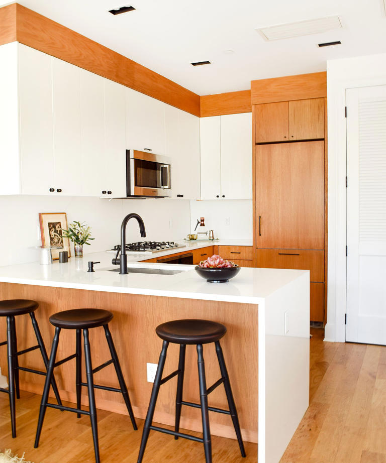 How to update an outdated small kitchen — 7 tricks to transform your