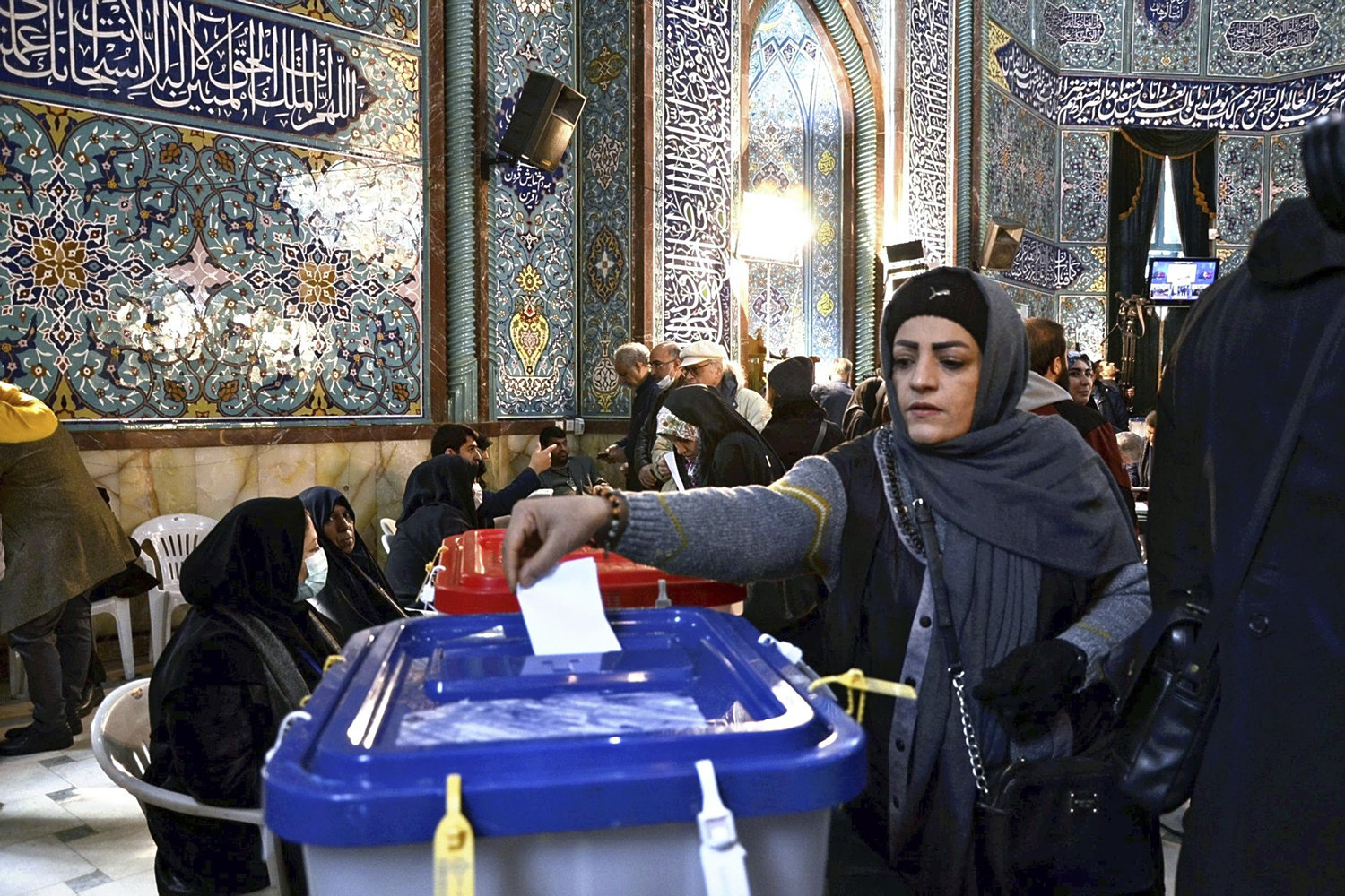 valgdeltagelse i iran ser ud til at sætte bundrekord