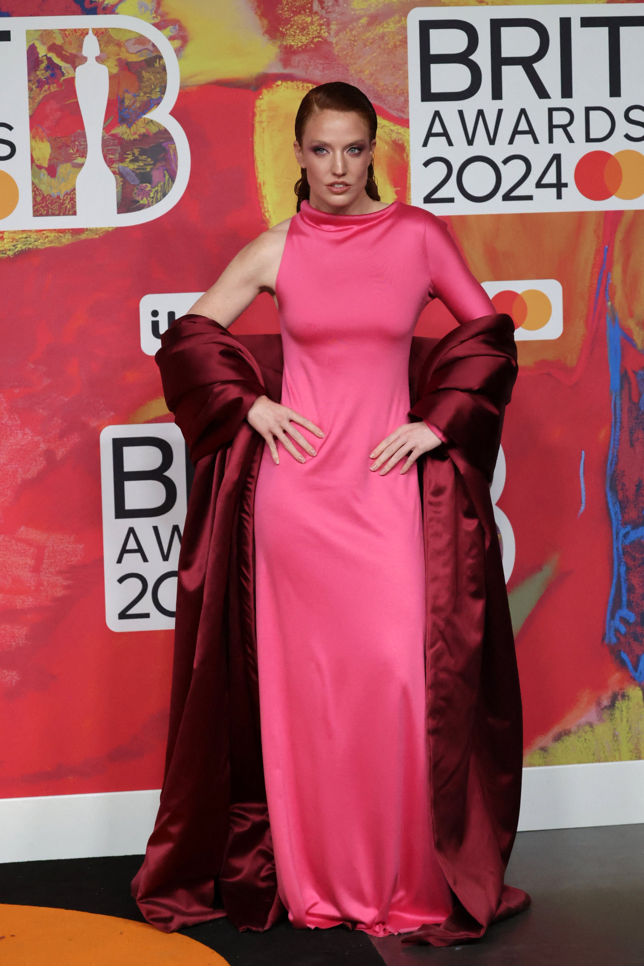 brit awards 2024: best dressed stars on the red carpet