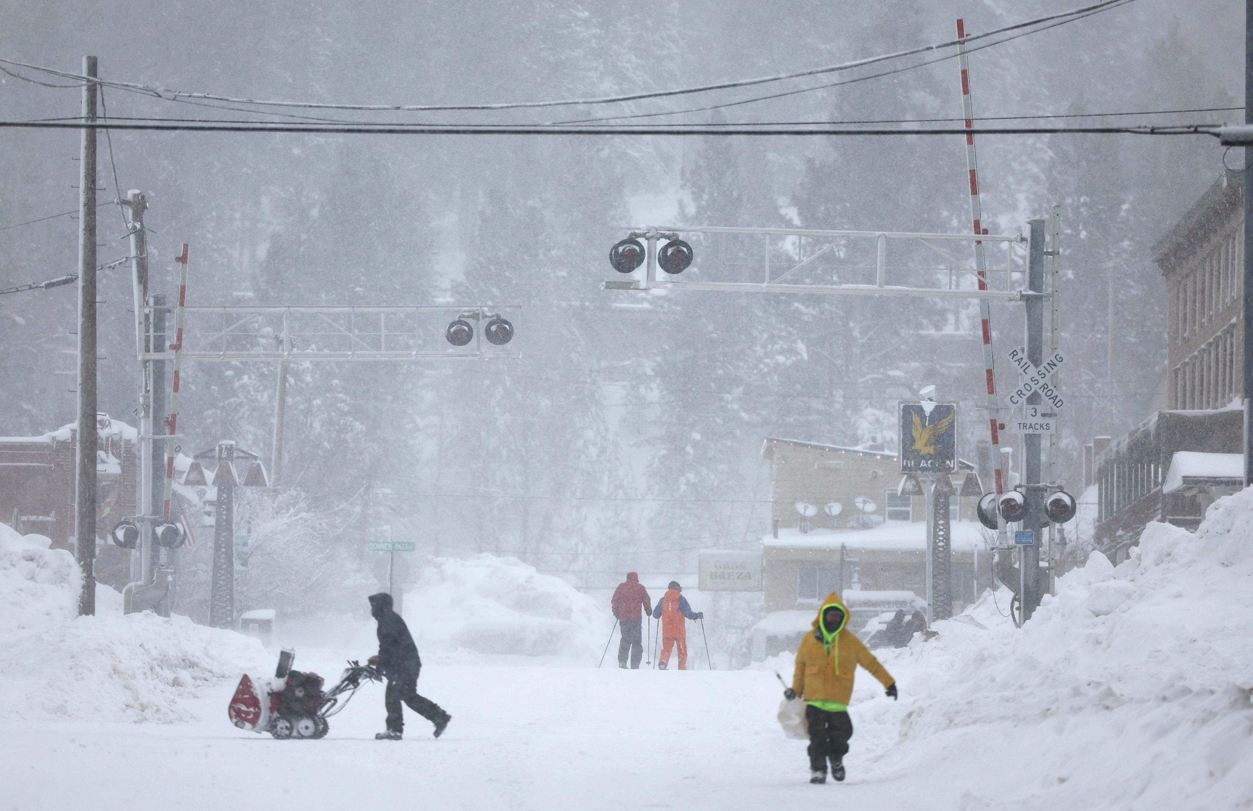 how much snow fell in northern california and the sierra nevada? snowfall over 7 feet