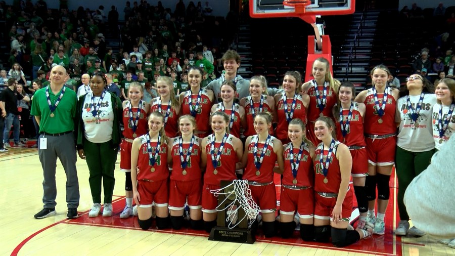 Lincoln Beats Glenwood In All-CS8 Final, 1st Title In Team History