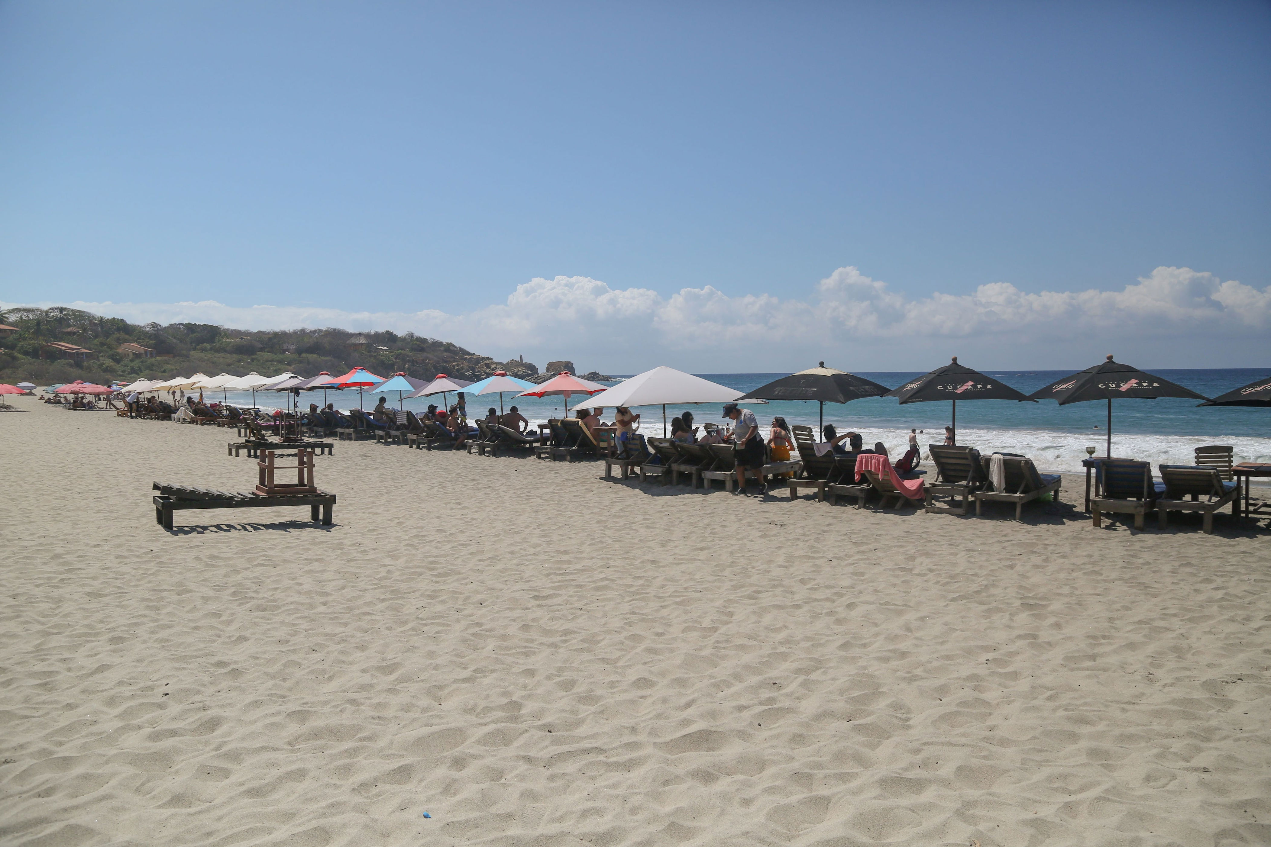 puerto escondido: el paraíso turístico de oaxaca no quiere ser el nuevo acapulco
