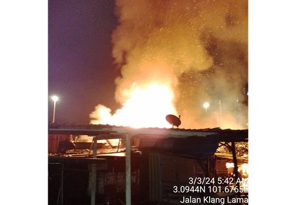 fire near old klang road razes 16 houses, kills two