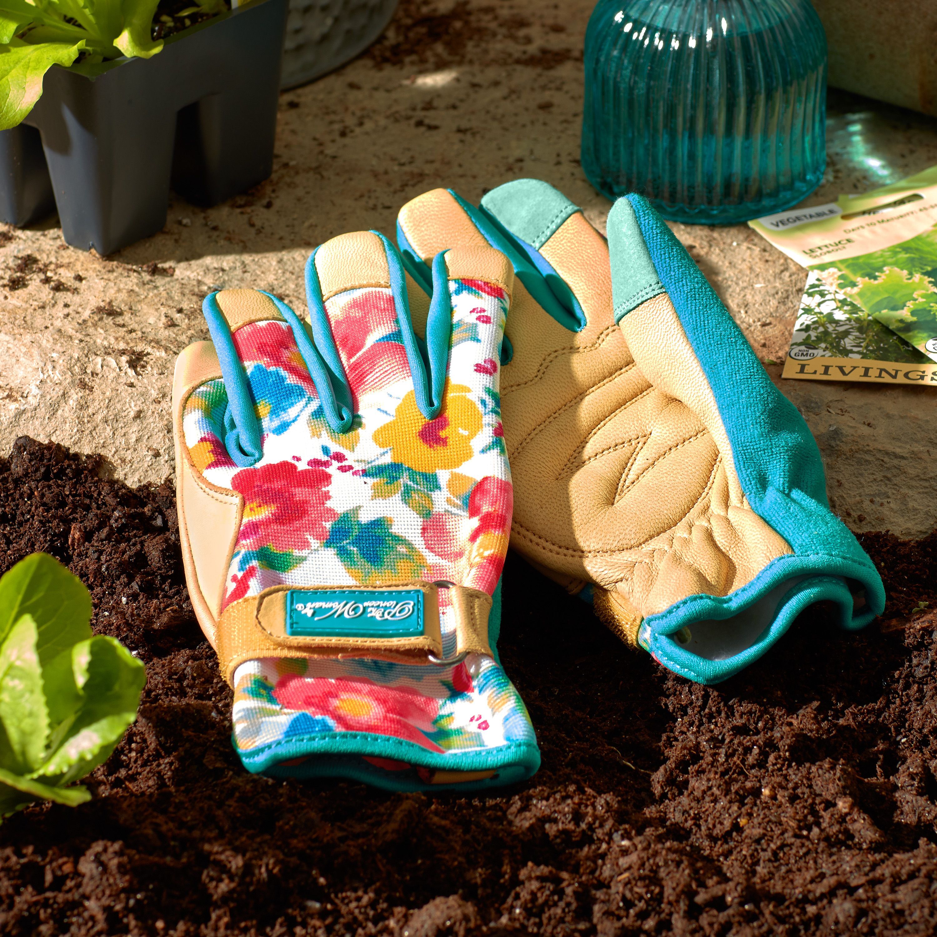 You Need A Cute Pair Of Gardening Gloves To Wear During Yard Work