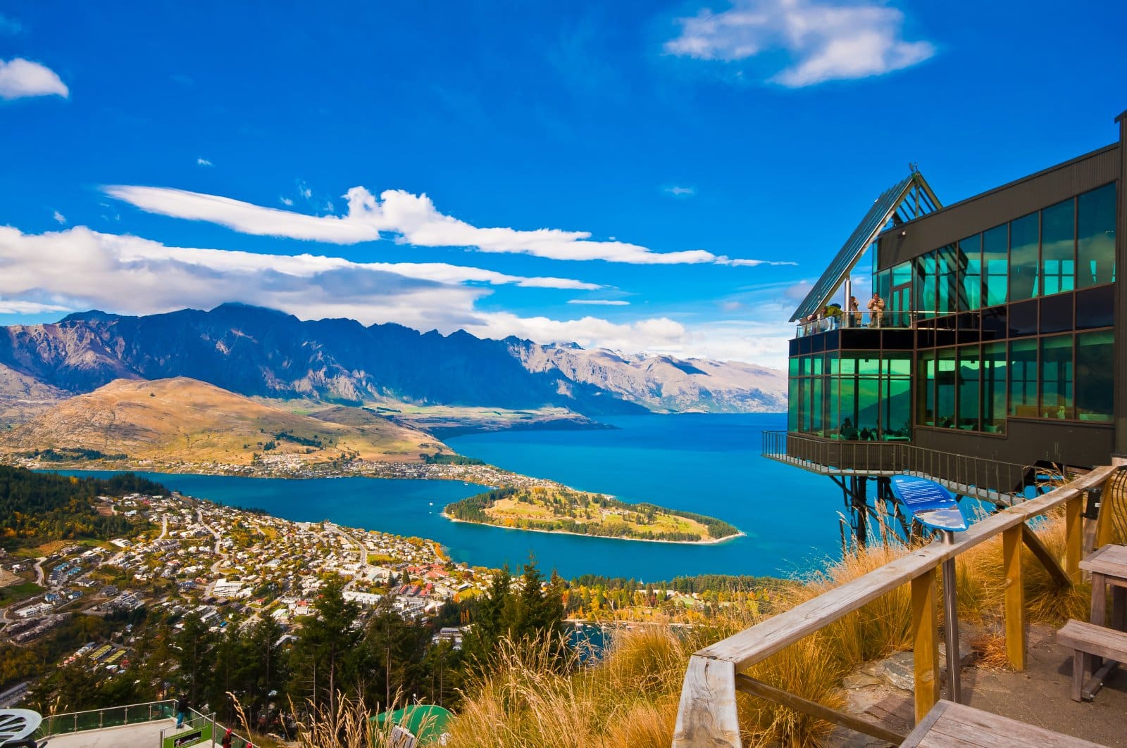 <p>For adventurous couples, Queenstown offers thrilling activities like bungee jumping and skiing, set against a backdrop of stunning landscapes.</p>