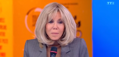 PHOTOS Brigitte Macron, En Veste Style Officier Ou En Bomber : Quel ...