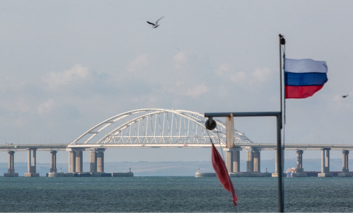 ukraine attack shuts kerch bridge after plans leaked