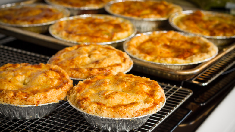4 chain restaurants with the absolute best chicken pot pie and 4 with the worst