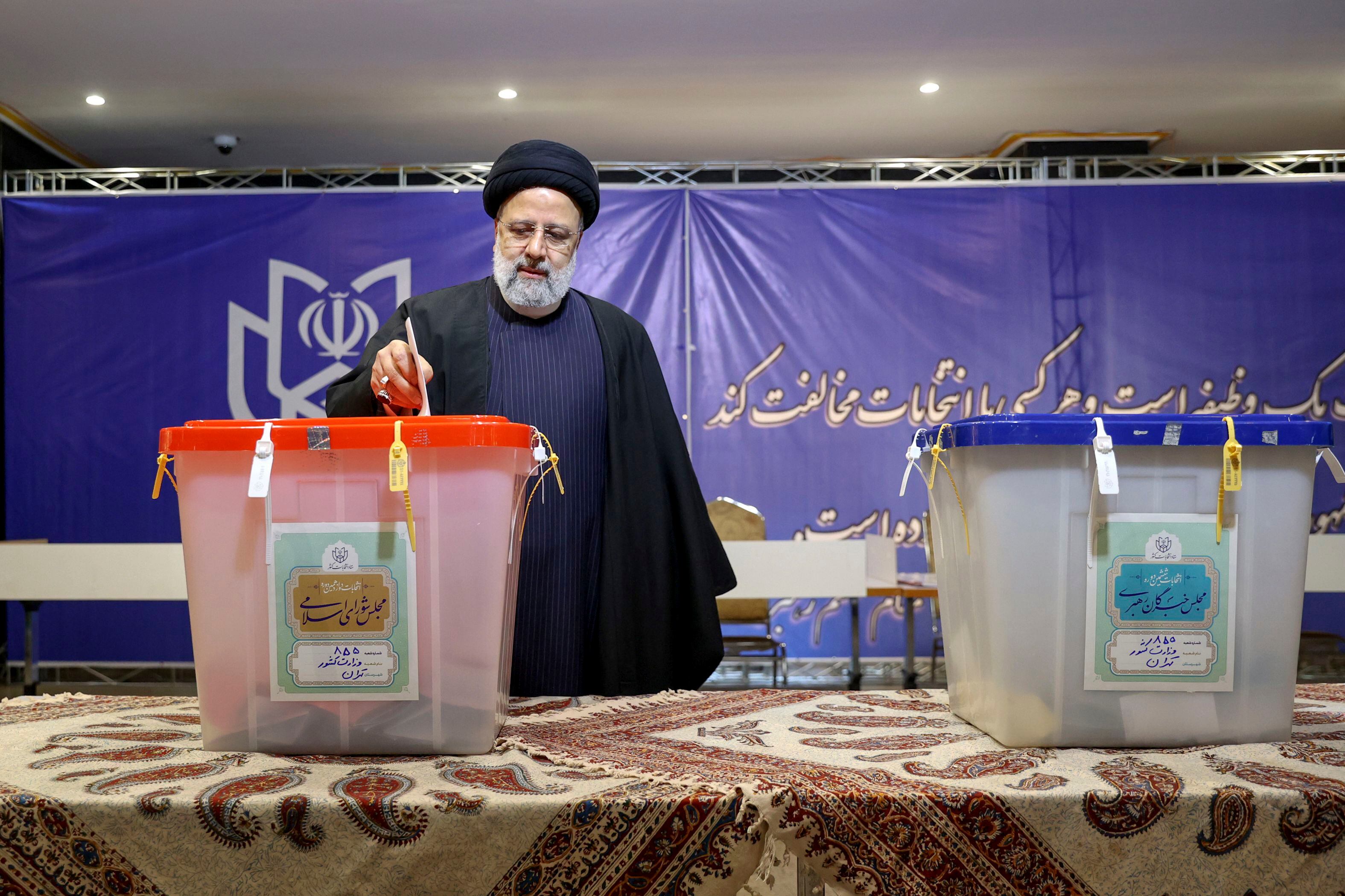 conservatives leading iranian parliamentary election polls in early count