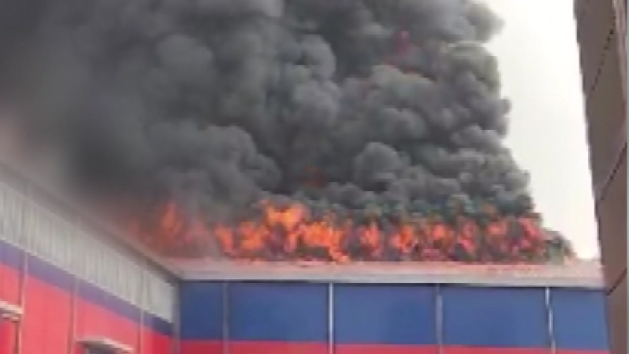 화성시 철강 공장에서 큰불...전국 곳곳 차량 화재