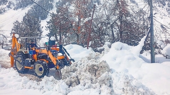 avalanche, heavy snowfall, floods: western disturbance hits north india, pakistan hard