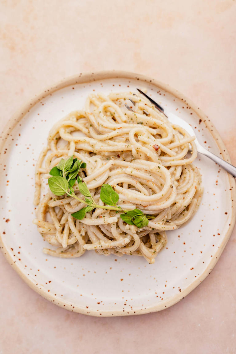 Quick and Easy Oregano Pesto Pasta