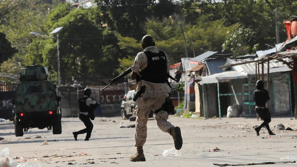 las 5 cosas que debes saber este 4 de marzo: más de 3.000 presos se habrían fugado de una cárcel en haití, según la onu