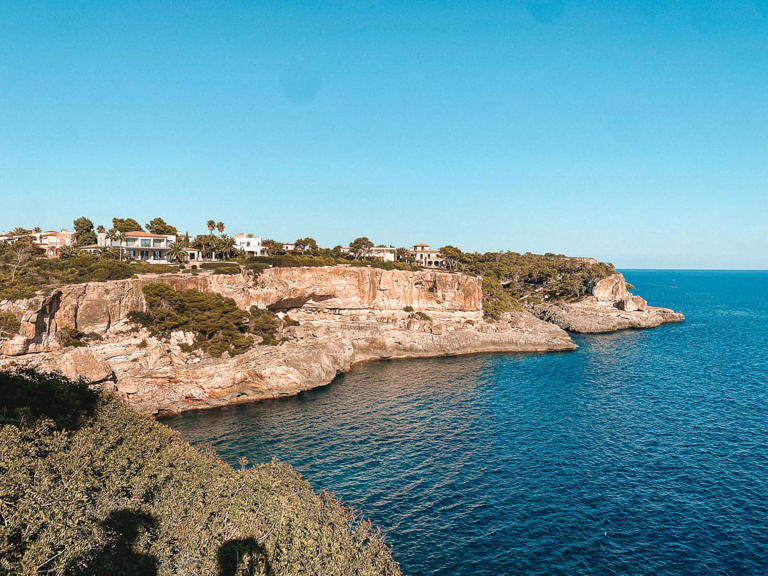 From what to eat, where to stay, what to do and everything else, this ultimate Mallorca travel guide has everything you need to know for an unforgettable trip!