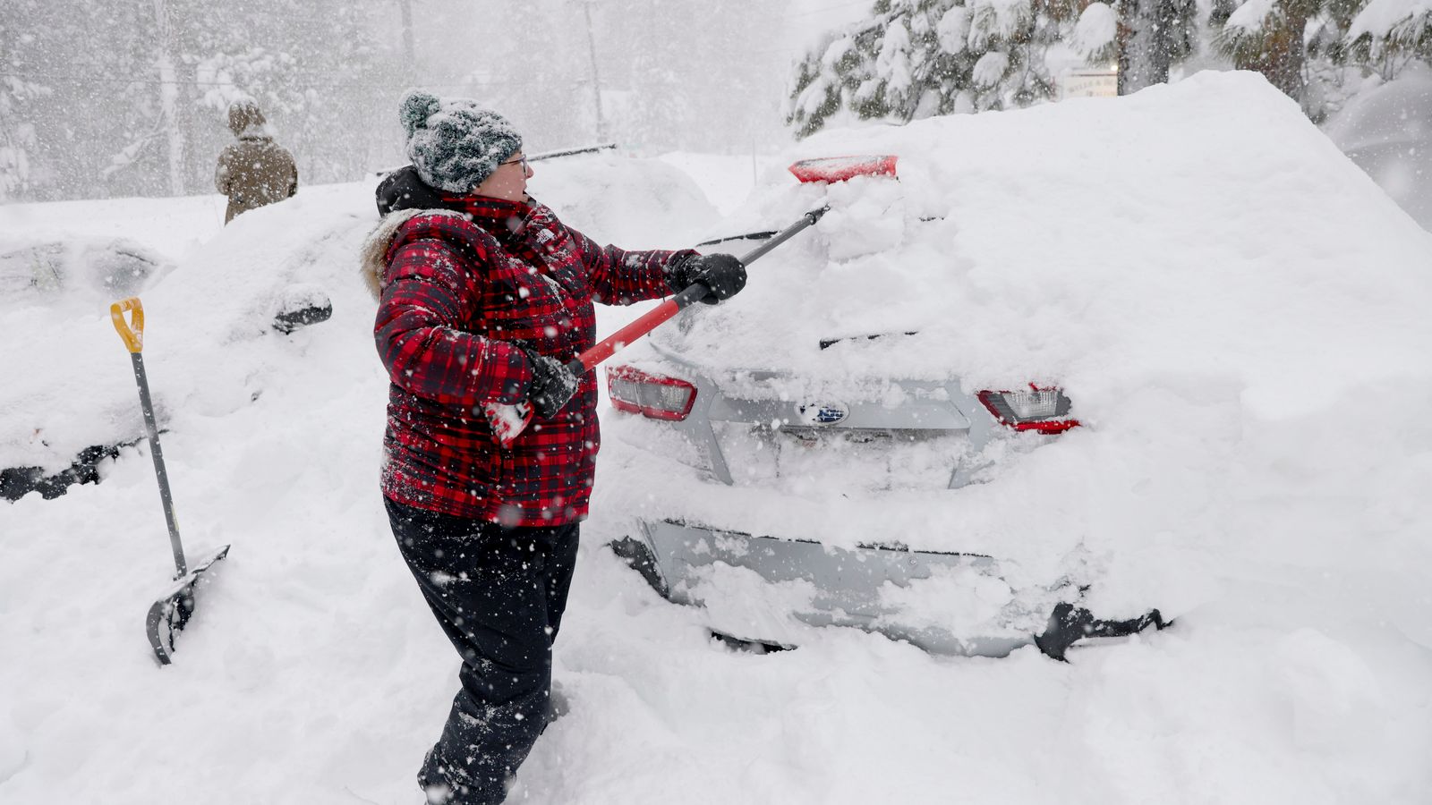 'extreme' blizzard hits western us burying some areas in 10ft of snow