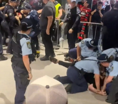 Brawl Breaks Out During Sydney Derby, Fans Banned